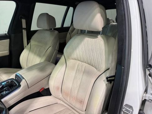 Used 2020 BMW X7 M50i w/ Dynamic Handling Package AWD/4WD image 22