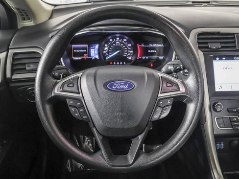 Used 2019 Ford Fusion SE image 26