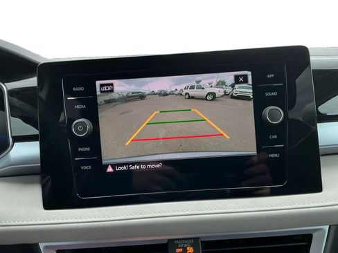 New 2025 Volkswagen Taos SE image 17