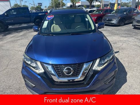 Used 2017 Nissan Rogue SL w/ SL Premium Package FWD image 5