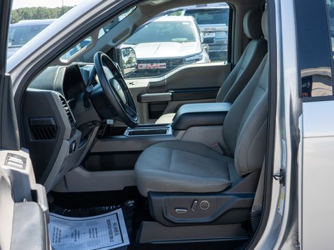 Used 2018 Ford F150 XLT w/ Equipment Group 302A Luxury AWD/4WD image 25