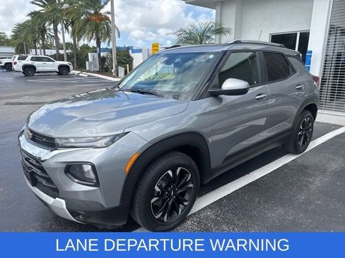 Used 2023 Chevrolet TrailBlazer LT FWD image 3