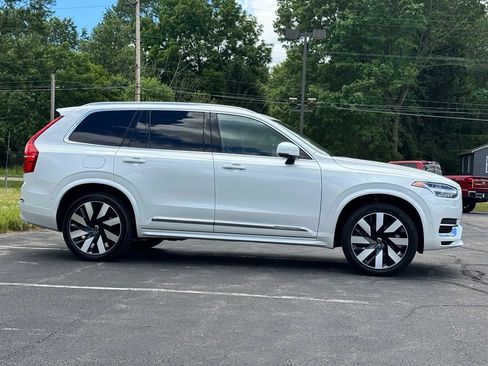 Used 2024 Volvo XC90 T8 Plus w/ Protection Package Premier AWD/4WD image 4