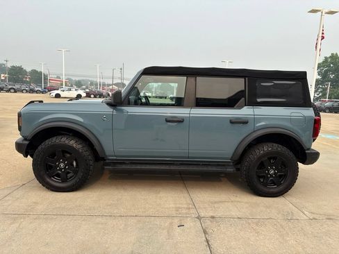 Used 2022 Ford Bronco Black Diamond AWD/4WD image 3