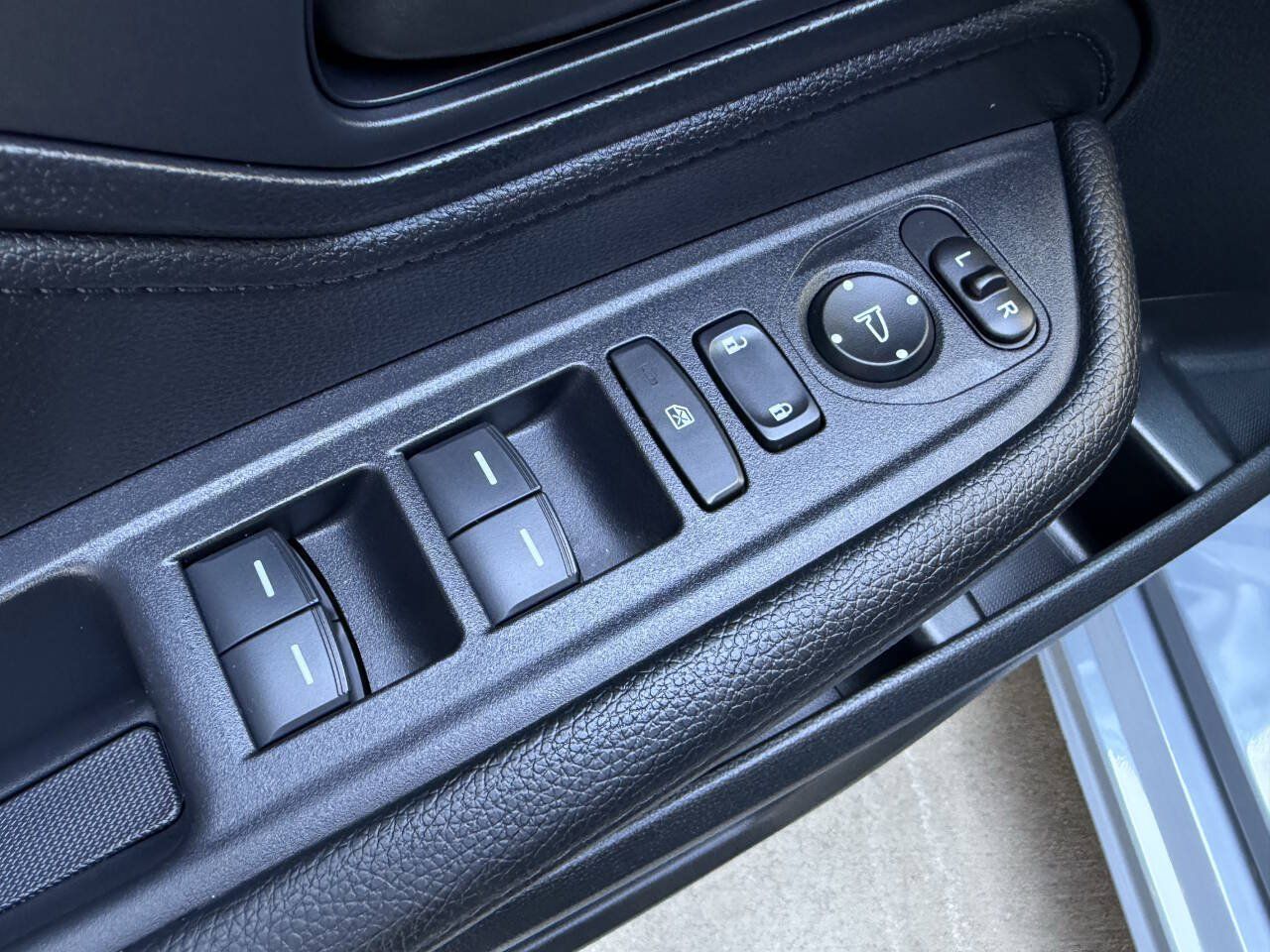 Used 2025 Honda Odyssey Sport-L image 33