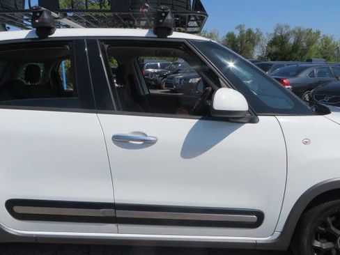 Used 2014 FIAT 500L Trekking w/ Popular Equipment Group FWD image 40