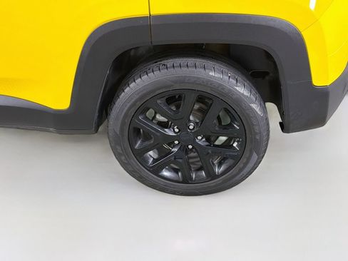 Used 2023 Jeep Renegade Altitude AWD/4WD image 32