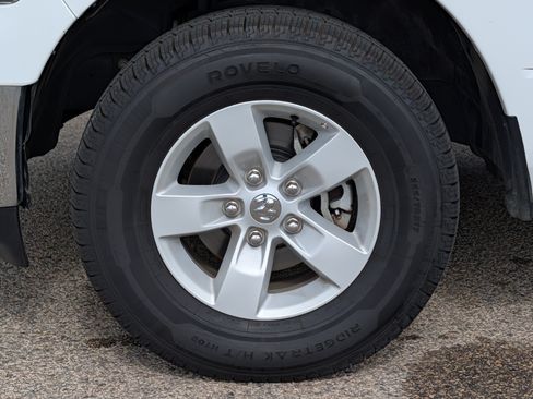 Used 2024 RAM 1500 Classic SLT AWD/4WD image 7
