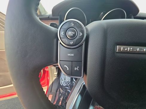 Used 2017 Land Rover Discovery HSE AWD/4WD image 19