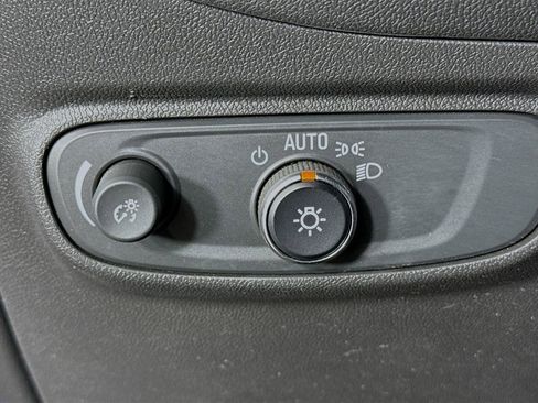 Used 2023 Chevrolet Equinox LT image 21