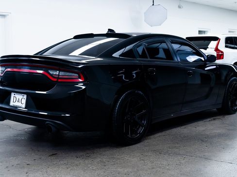 Used 2016 Dodge Charger R/T image 6
