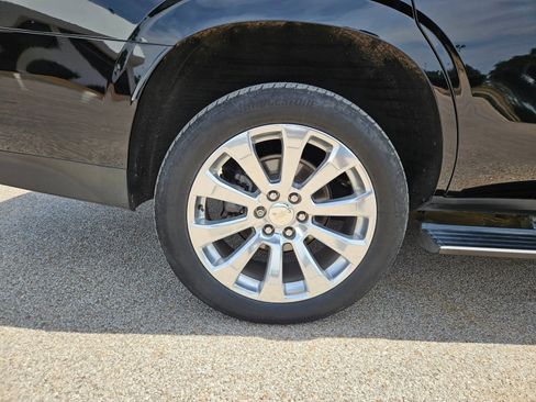 Used 2022 Chevrolet Tahoe Premier AWD/4WD image 32