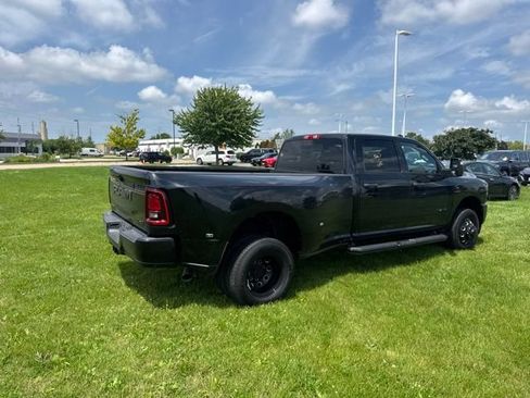 Used 2025 RAM 3500 Big Horn AWD/4WD image 4