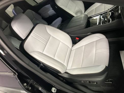 Used 2024 Chevrolet Traverse RS image 25