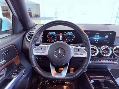 Used 2022 Mercedes-Benz GLB 250 image 19