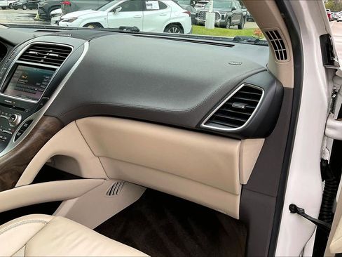 Used 2016 Lincoln MKX Select w/ Select Plus Package image 16