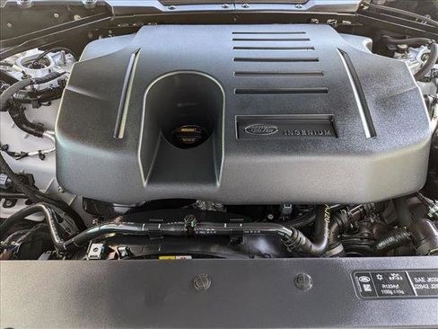 Certified 2023 Land Rover Defender 130 X-Dynamic SE AWD/4WD image 25