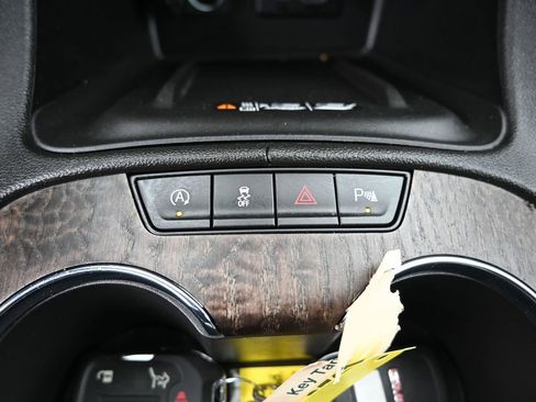 Used 2023 GMC Acadia Denali w/ Denali Technology Package image 21