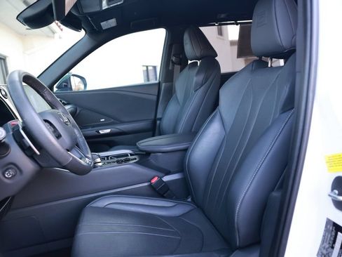 Used 2024 Lexus TX 500h AWD w/ Technology Package image 18