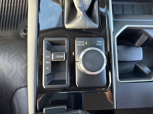 Used 2024 Toyota Tundra Limited image 33