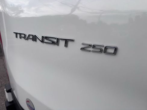 Used 2020 Ford Transit 250 Low Roof AWD image 38