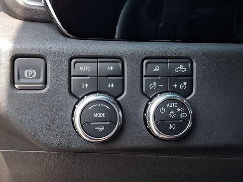 Used 2025 GMC Sierra 1500 Elevation AWD/4WD image 27