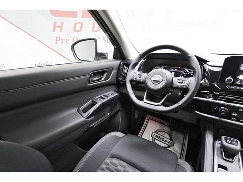 New 2025 Nissan Pathfinder SV image 6