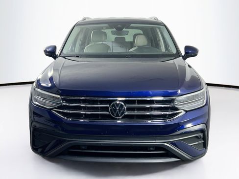 Used 2022 Volkswagen Tiguan SE image 2