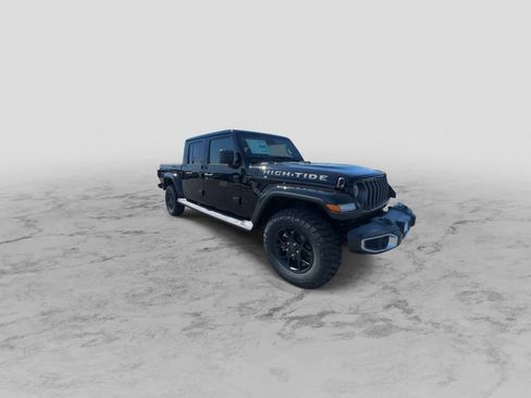 New 2025 Jeep Gladiator Sport image 2