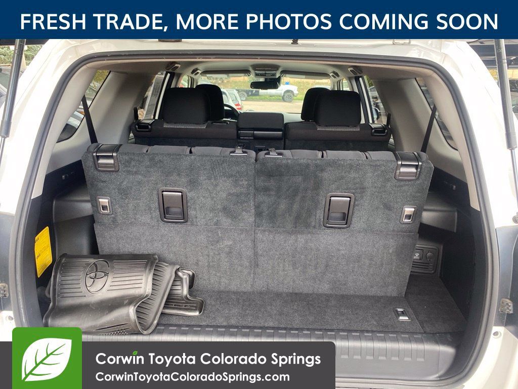Used 2020 Toyota 4Runner SR5 AWD/4WD image 13