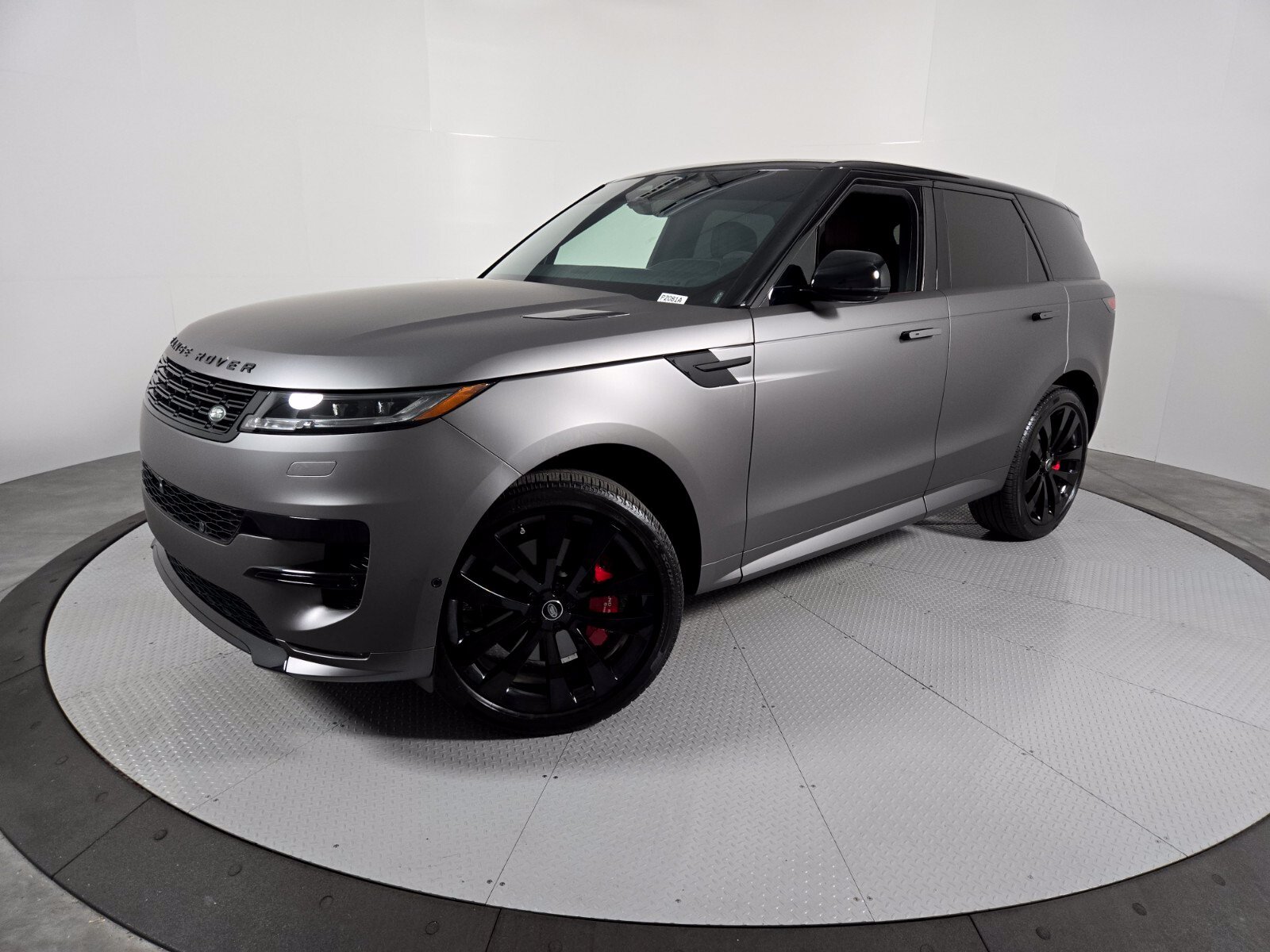 Used 2025 Land Rover Range Rover Sport Dynamic SE AWD/4WD image 1