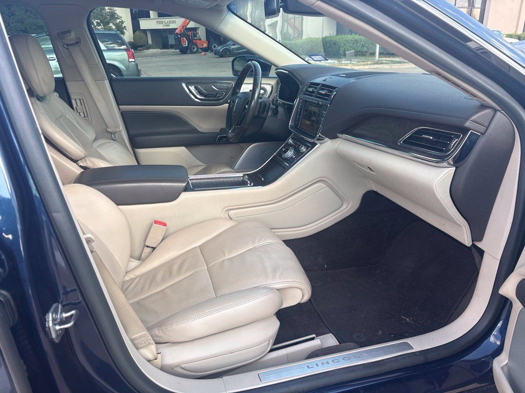 Used 2017 Lincoln Continental Reserve w/ Luxury Package AWD/4WD image 19