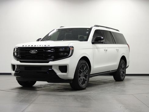 Used 2025 Ford Expedition Max Platinum w/ Stealth Performance Package AWD/4WD image 8