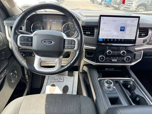 Used 2022 Ford Expedition XLT RWD image 14