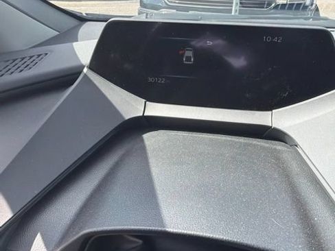 Used 2024 Toyota Prius LE FWD image 2