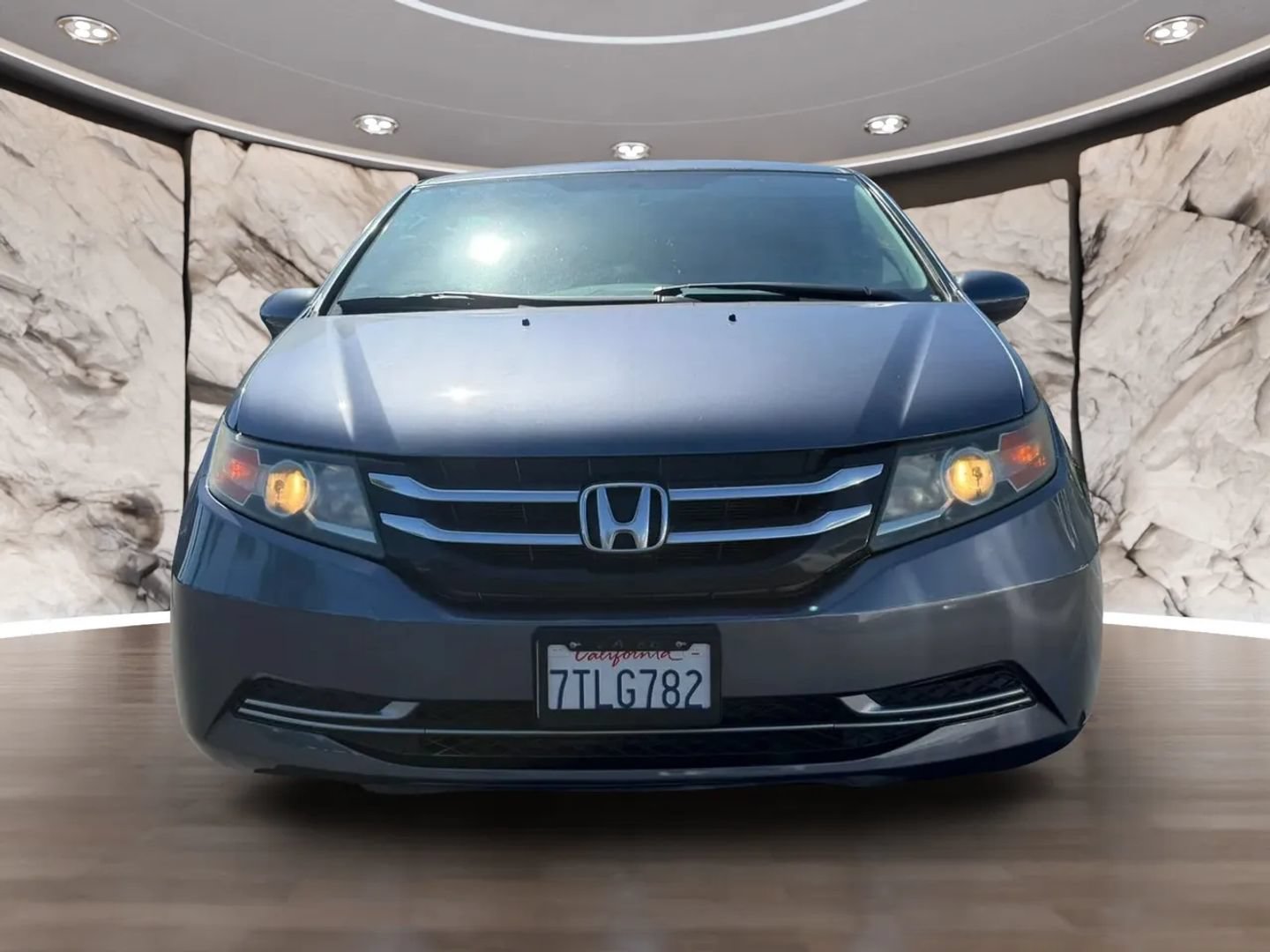 Used 2016 Honda Odyssey SE image 2
