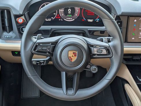Certified 2025 Porsche Cayenne E-Hybrid AWD/4WD image 24