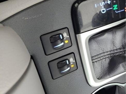 Used 2019 Toyota Highlander XLE AWD/4WD image 36