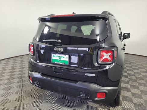 Used 2020 Jeep Renegade Latitude FWD image 7