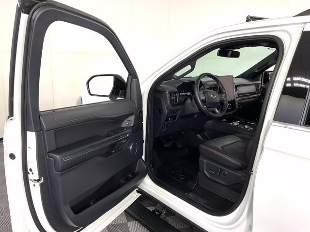Used 2023 Ford Expedition Limited AWD/4WD image 28