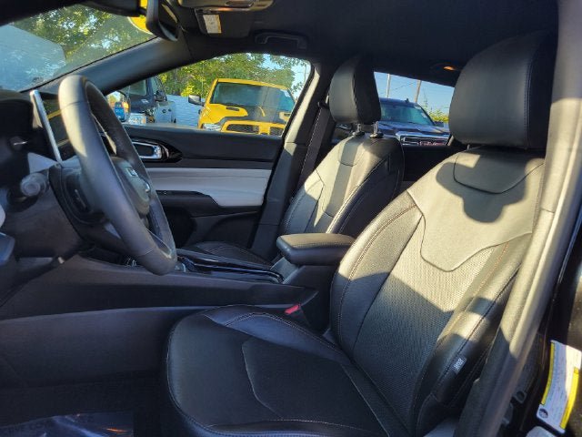 Certified 2023 Jeep Compass Limited AWD/4WD image 5