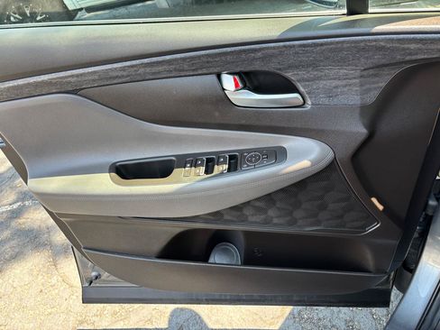 Used 2019 Hyundai Santa Fe SE AWD/4WD image 16