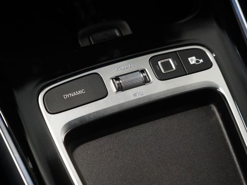 Used 2026 Mercedes-Benz GLB 250 4MATIC image 27