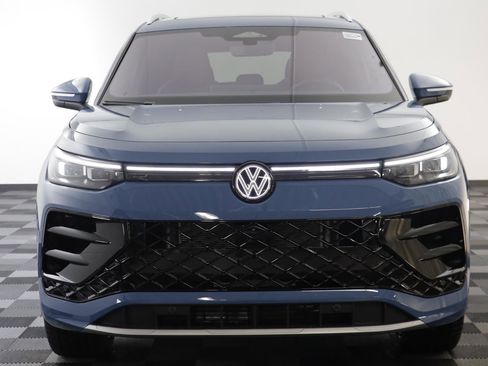 New 2026 Volkswagen Tiguan SEL R-Line image 24