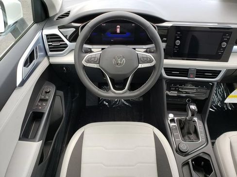 New 2026 Volkswagen Taos SE AWD/4WD image 10
