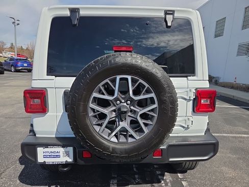 Used 2024 Jeep Wrangler Sahara AWD/4WD image 7