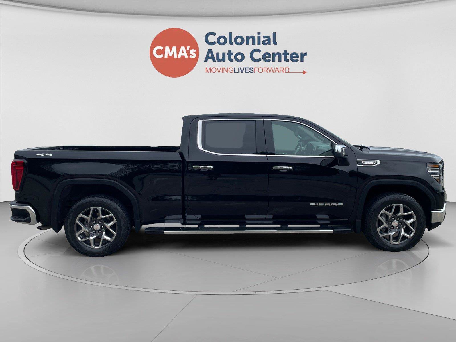 Used 2023 GMC Sierra 1500 SLT w/ SLT Premium Plus Package AWD/4WD image 6