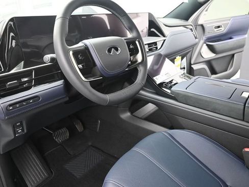 New 2026 INFINITI QX80 4WD image 15