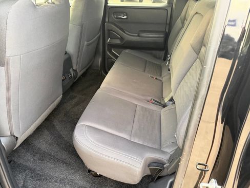 Used 2023 Nissan Frontier SV w/ SV Convenience Package RWD image 32