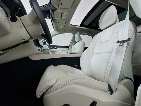 New 2026 Volvo XC60 T8 Ultra w/ Protection Package image 18